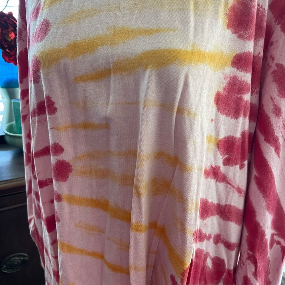 Logo by Lori Goldstein Tie Dye - Picture 2 of 5